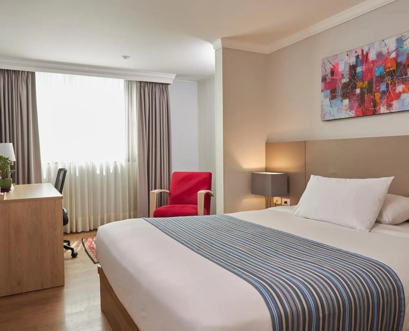 Staying In Chapinero: 9 Family Hotels Compared
