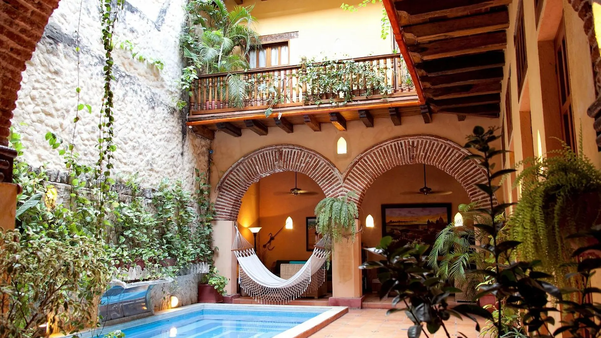 Staying In Centro Cartagena: 5 Historical Hotels Compared