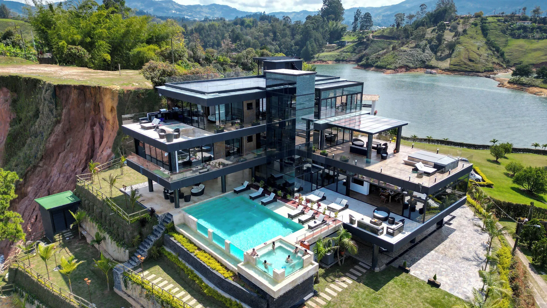 5 Smart Group Hotels in Colombia Worth Booking