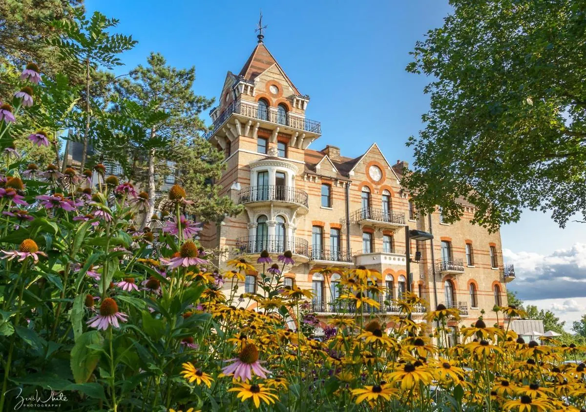 3 Central Hotels Near Natural History Museum Worth Booking