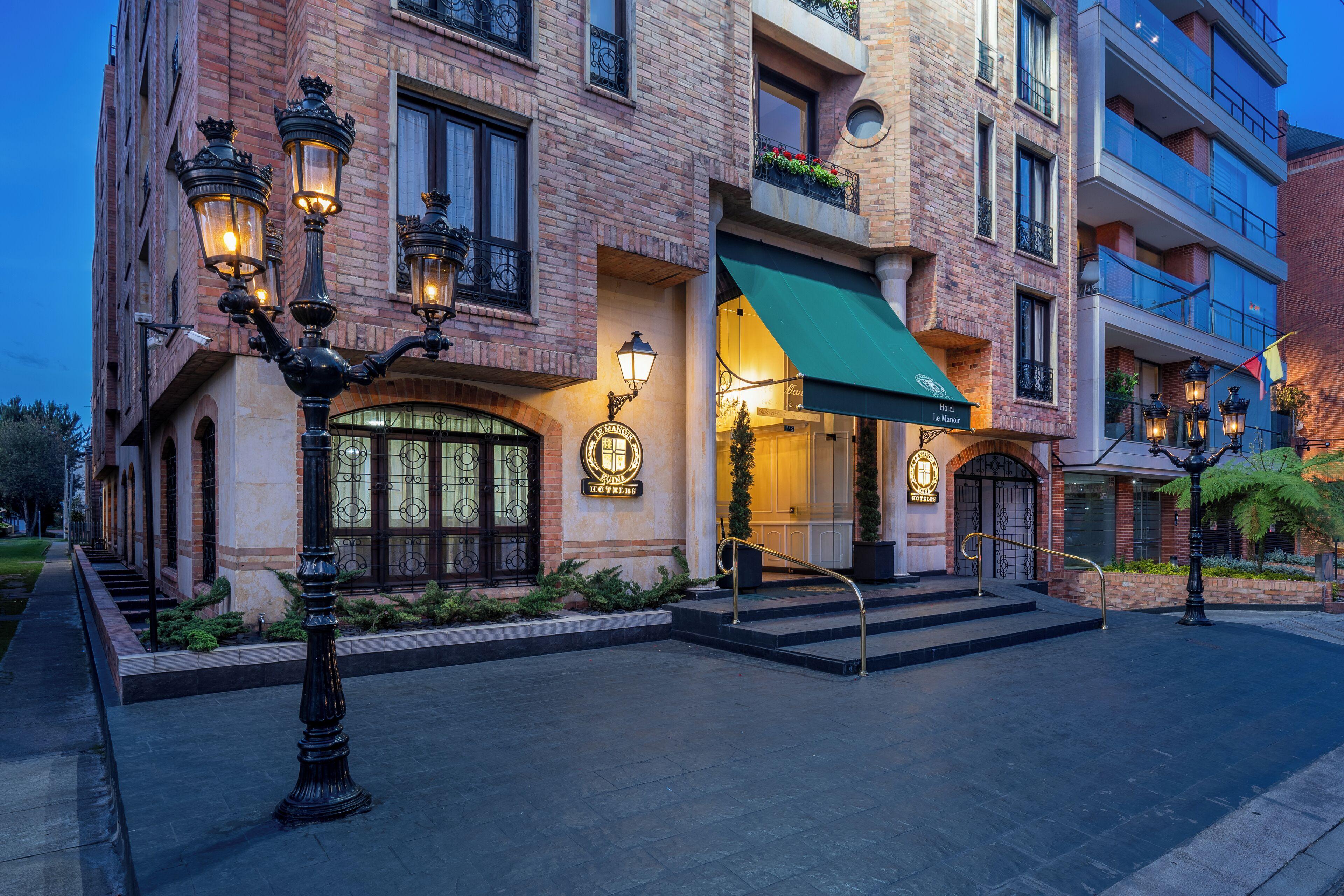 7 Business Hotels Near Atlantis Mall That Deliver